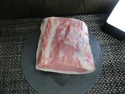 ハイ食材より脂肪と肉が3:7とバランスがとれた豚肉肩ロース「イベリコ・デ・ベジョータ」 を購入しました